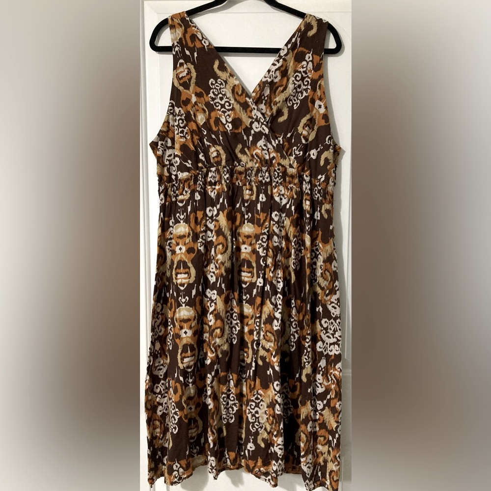 Avenue sleeveless, v-neck, maxi dress. Brown tribal print in size 22-24.